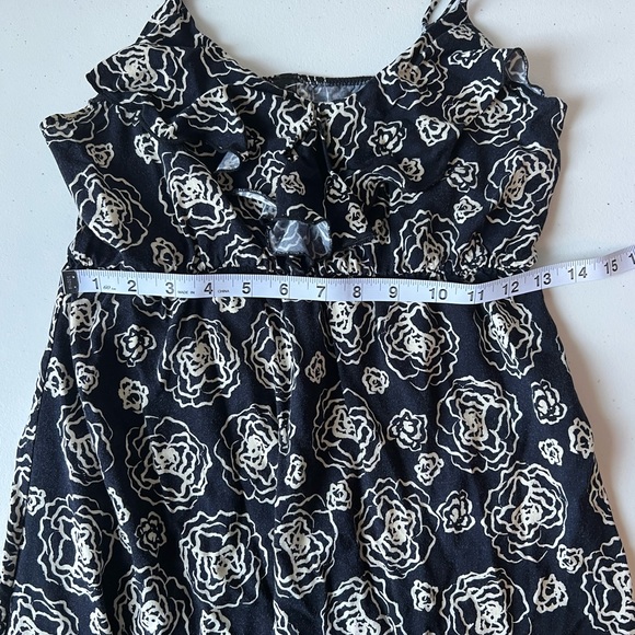 Everly Floral Dress - Picture 9 of 9